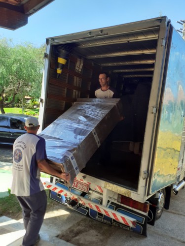 Imagens do ATCL Transportes de Cargas Leves e Mudanas, bairro Jardim de Cresci